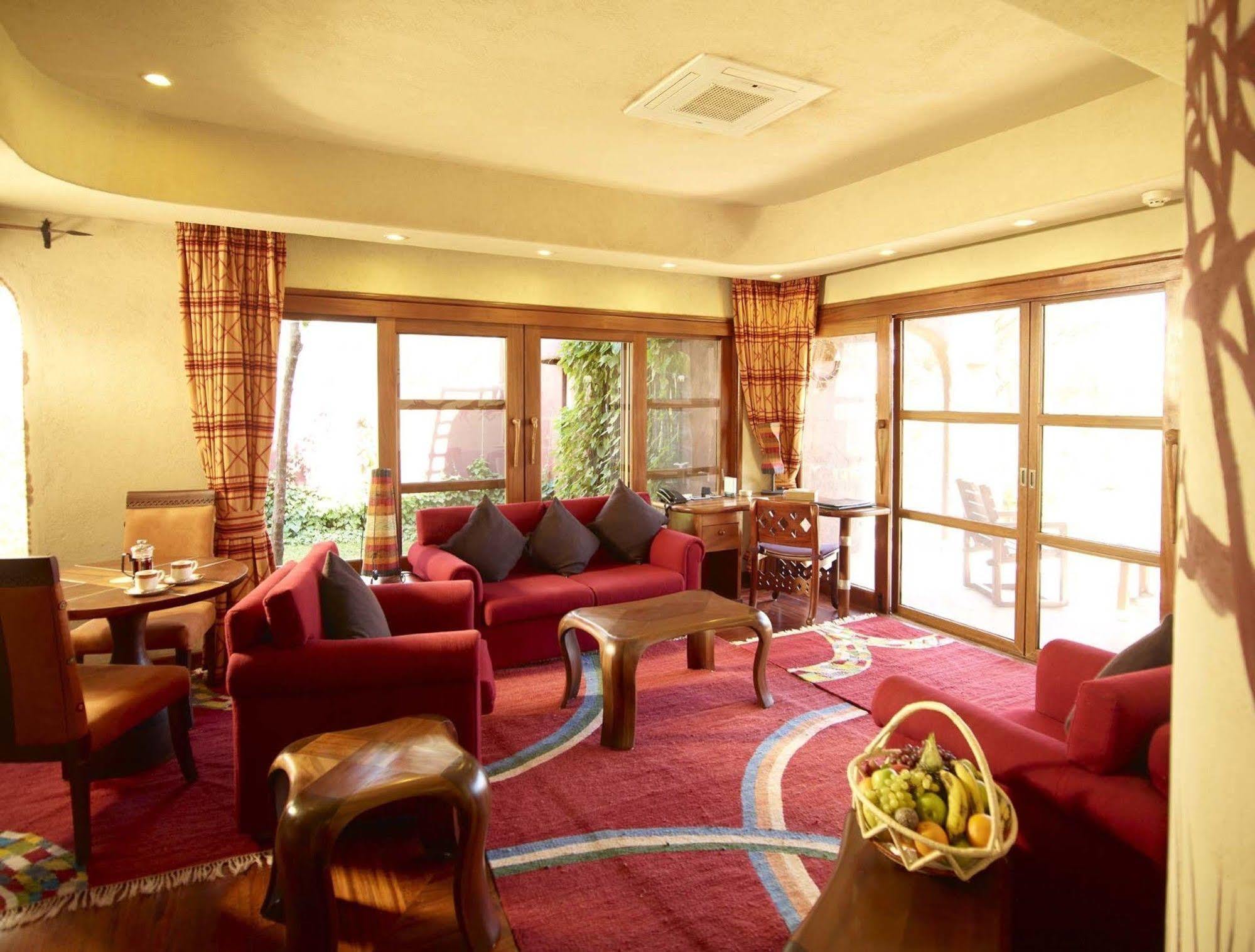 Amboseli Serena Safari Lodge Ngoại thất bức ảnh