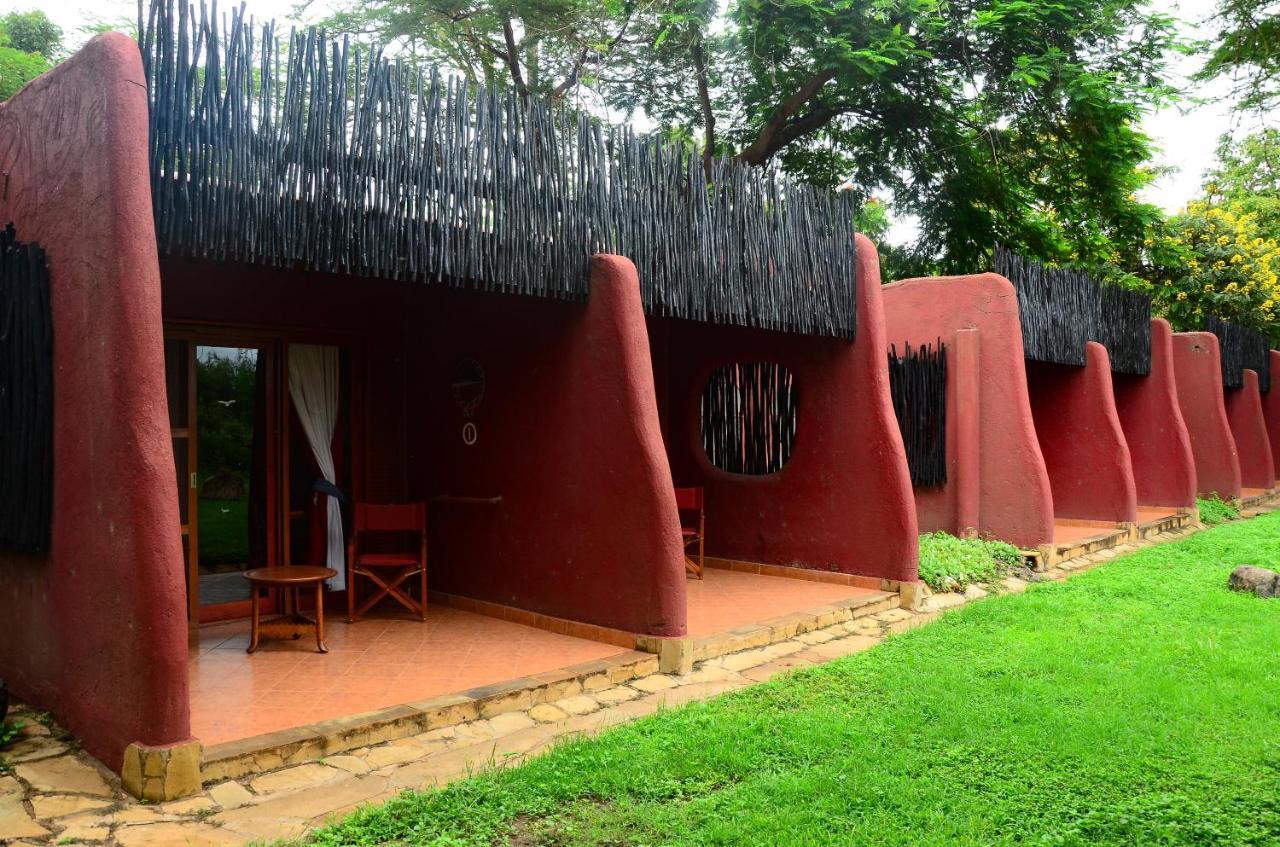 Amboseli Serena Safari Lodge Ngoại thất bức ảnh